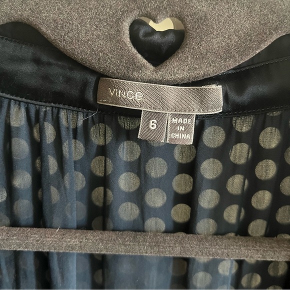 Vince Collared Cowl Sleeve Scoop Neck Top with Shoulder Tabs Size 6 Navy Blue - Picture 6 of 10